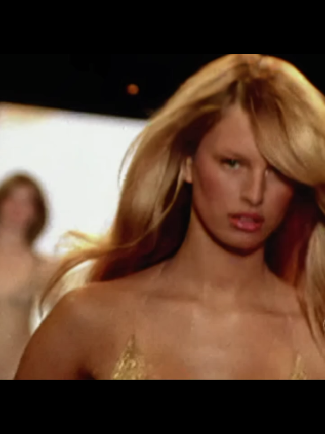 comienzos ⚜️🩰✨ #victoriassecret #vsfs #2000 #victoriassecretfashionshow #fashionshow 