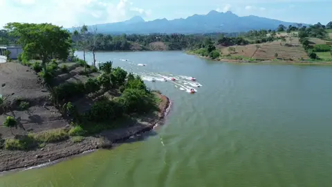 Kalian Bisa Merasakan Speedboat Lebih Seru Saat Kalian berkunjung Rame-Rame dan Naik Speedboat Bareng .  Buktikan Deh  Dermaga Utama , Wisata Logung Kudus  08122861398 