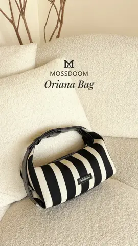 A striking combination of black and white stripes — Oriana Bag adds a bold statement to your collection 🖤🤍 #TimelessElegance #TasWanita #MossdoomIndonesia #fyp #TasSelempang 