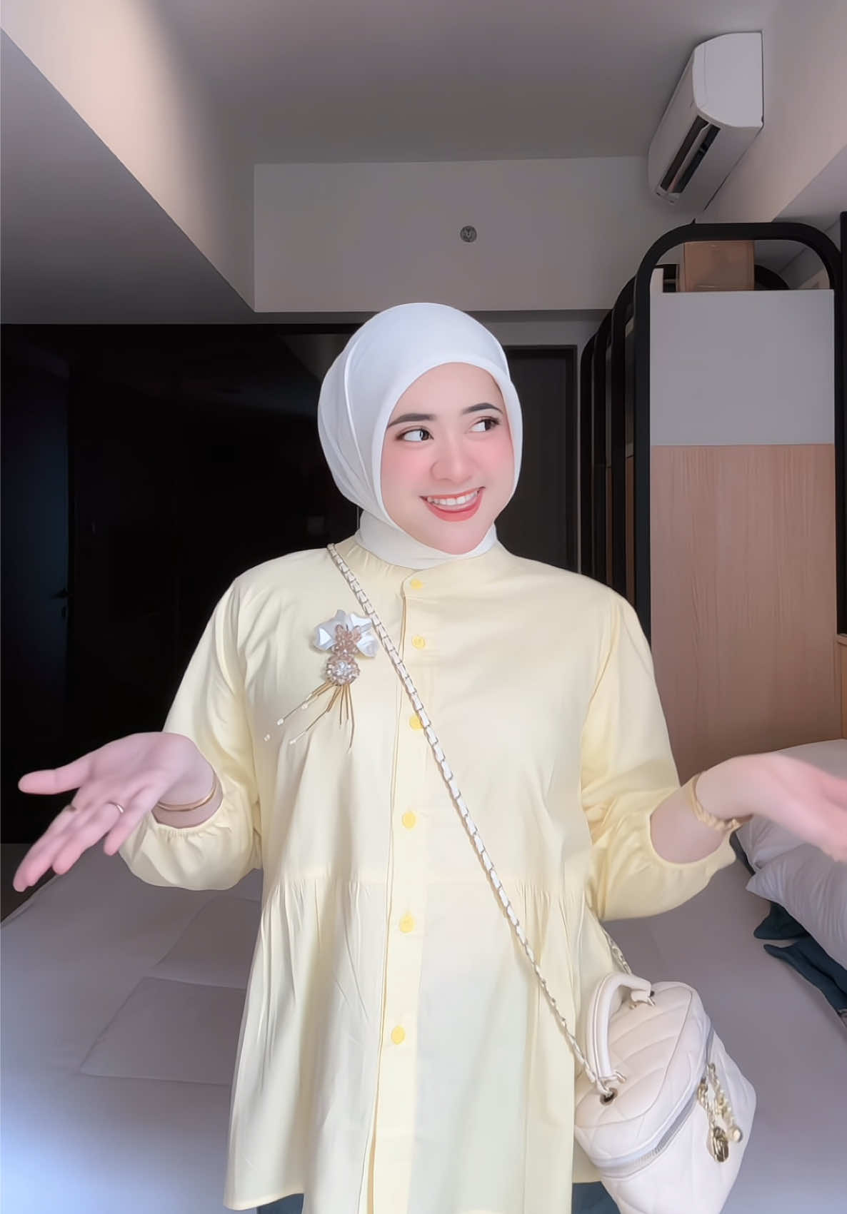 always konenggg🤏🏻✨ #blousewanita #kemejawanita #ootdfashion #OOTD #ootdhijab 