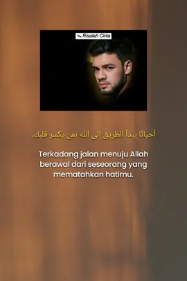 مثل الشعور بالفراغ دون معرفة ماهيته، مثل الشعور بالألم ولكن عدم معرفة كيفية تشكل الجرح Seperti merasakan hampa tapi tidak tahu jelasnya apa, seperti merasakan sakit tapi tidak tahu bentuk lukanya bagaimana. #risalahcinta #syaircinta #quotes #story #fyp 