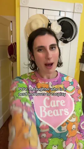 Not only did I manage to convince my dad to cosplay as Kinger for #nycc but he also watched all of #tadc (he said he didn’t like it but now he’s watching theory videos so 🤔) | #ragatha #kinger #cosplay (also no one come after my dad for his lip syncing, he did his best 😤) 