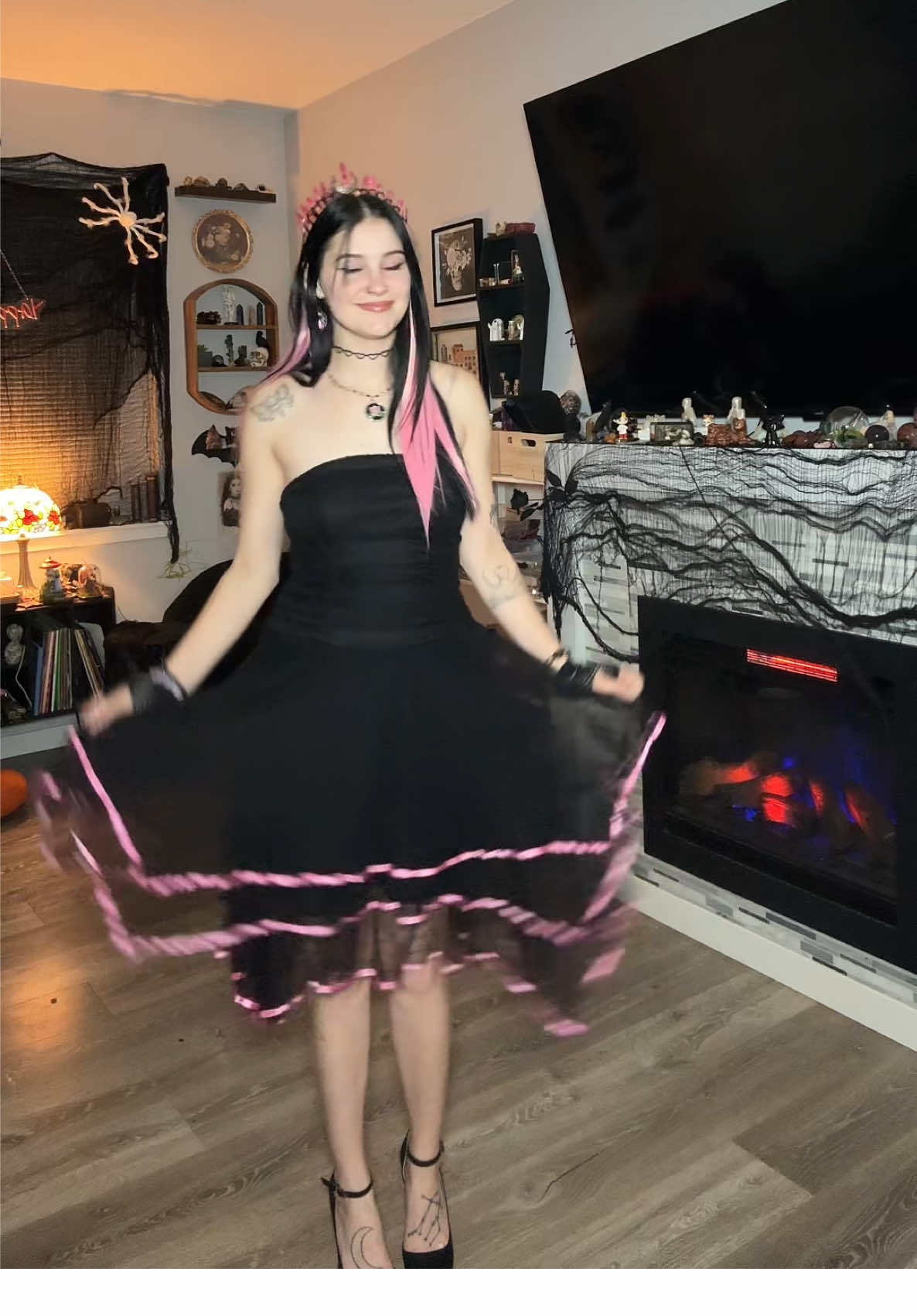 Channeling my inner Barbie 🩷🖤#31daysofhalloween #fypシ゚viral #mysteryjewlerygirl #mysteryjewelryjar #trendingvideo 