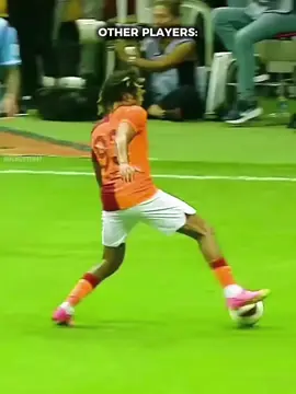 Other Players vs Ball + Him ☠️ #football #fyp #hn47⚽️ 