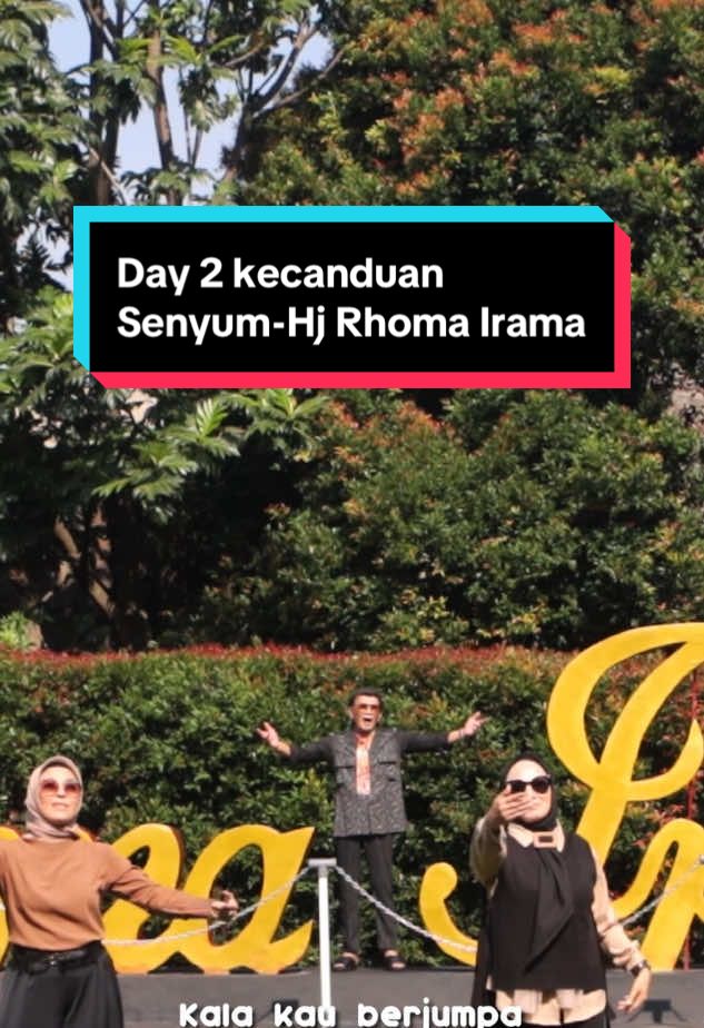 Day 2 kecanduan Senyum-H.Rhoma Irama😌 Hayoo siapa yang udah play music video Senyum berkali-kali?🙌🏻 Emang candu banget lagu baru H.Rhoma Irama kali ini, gas langsung aja ajak temen, saudara, partner kamu ke YouTube Channel Musik ProAktif biar ga lupa Senyum☺️😉 #senyum #hrhomairama #senyumrhoma #lagubarurhomairama #senyumlagurhoma