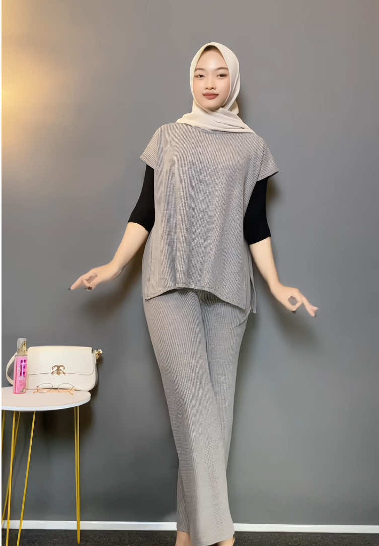 Solusi simpel outfit anti pusing pusing beb😍#rekomendasioutfit #rekomendasi #oneset #fyp 