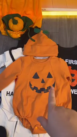 Sắm ngay Bodysuit Bí Ngô Halloween dài tay cho bé diện mùa thu đông! Chất vải mềm mịn, đủ size cho bé 5-13kg.