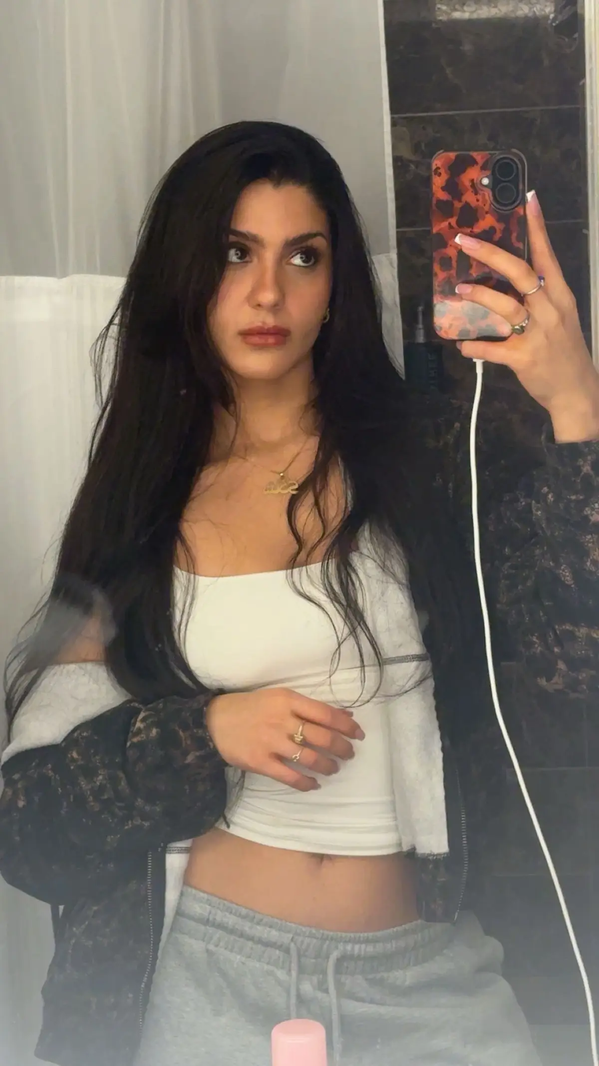 nothing can stop me from taking a mirror selfie #fyp #trending #creatorsearchinsights #mirrorselfie #OOTD #youngla #rhodeblush 