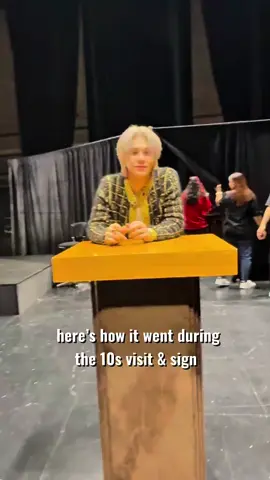 i wanted to flirt w him first but he beat me to it 🥹🫶🏻hehehe #jeffsaturredgiantsingapore #jeffsaturredgiantconcert @jeffsatur 