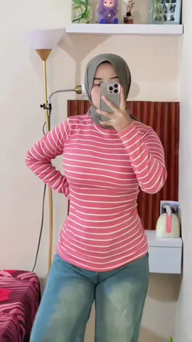 Kamu dimana jodoh???? 😩 Btw kaosnya only 40ribuan 😍🥰 #fyppppppppppppppppppppppp #mbaksuren #ootdhijabstyle #kaospremium #affiliatepemula 