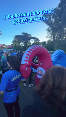 Diplos Run Club 2025: San Francisco! Give us a challenge Diplo! Make the run a little longer 😤 Also they should add DJ’s throughout the run. #sanfrancisco #diplo #Running #music #goldengatepark 