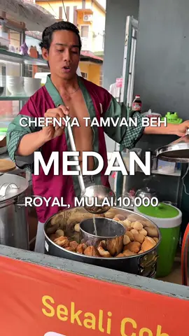 Urusan dapur abang ini lah jago nya. Dari Miesop mulai 10 ribu, nasi goreng mulai 10 ribu, mie ayam, bakso baksoan sampai sate kerang, jengkol, telur puyuh semua lengkap disini woiiii. Meskipun murcek, rasanya okee yaaa. Gaskan terus 📍Warung Konoha Pasar 2, Ringroad #KulinerMedan #MakanEnakMedan #HiddenGemMedan #MedanFoodie #fypkuliner 