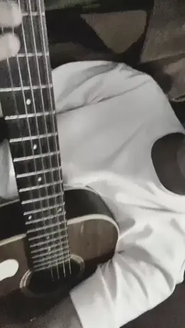 day 1 belajar nyanyi sambil belajar gitar 