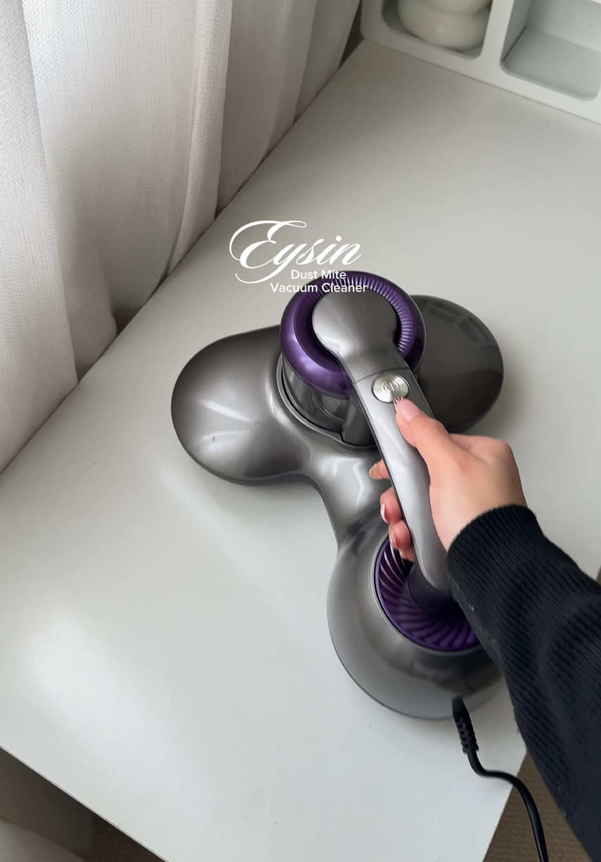 i swear this vacuum is worth it 🤍😫 #vaccum #vacuumcleaner #eysindustmitevacuum #dustmitevacuum #cleanwithme 