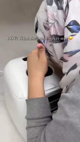 Pernah bayangkan tak Bread Maker korang nampak apa 🤣 #RussellTaylors #applianceforeveryhome #homeappliances #ModernHomeAppliances #humour #workmemes #office #worklife #BreadMaker 