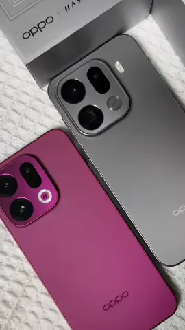 Oppo Find X9 Pro #️⃣ #OppoFindX9Pro #QueenMobile #SmartphoneFlagship 💖 ⸻ 👉 Giá tham khảo thấp nhất hiện tại: 18.990.000 ₫ OPPO Find X9 Pro (Giá có thể thay đổi theo chương trình khuyến mãi – hãy liên hệ Queen Mobile để được báo giá chính xác tại thời điểm mua) ⸻ 1. Điểm nhấn nổi bật 	•	Sự kiện ra mắt toàn cầu của dòng Find X9 Pro được OPPO dự kiến vào ngày 16-10-2025, nâng cấp mạnh về camera, hiệu năng và thiết kế.   	•	Thiết kế màn hình phẳng hoàn toàn, loại bỏ cong viền, viền mỏng đều 4 cạnh, tạo cảm giác sang trọng và cứng cáp.   	•	Cụm camera được thiết kế lại: dùng mô-đun hình vuông đặt góc trên mặt lưng, thay thế kiểu camera tròn của dòng X8.   	•	Trang bị chip MediaTek Dimensity 9500 – dự kiến là nền tảng xử lý cao cấp với tiến trình hiện đại.   	•	Hệ thống camera sau 3 ống kính, trong đó nổi bật là camera tiềm vọng 200 MP (ISOCELL HP5), kết hợp camera chính 50 MP và ống kính góc siêu rộng 50 MP.   	•	Khả năng kháng nước, chống bụi đạt chuẩn cao (IP68 / IP69) được nhắc tới là trang bị của dòng X9 nói chung.   	•	Dự kiến máy sẽ chạy ColorOS 16 trên nền tảng Android, tích hợp nhiều tính năng AI, hỗ trợ chụp ảnh, xử lý video, plugin camera từ Hasselblad.   ⸻ 2. Thông số kỹ thuật dự kiến Thành phần	Thông số Màn hình	~ 6,78″, độ phân giải 1,5K, màn hình phẳng, viền mỏng đều Chipset	MediaTek Dimensity 9500   RAM / Bộ nhớ	Dự kiến lên tới 16 GB RAM   Camera sau	• Chính: 50 MP (LYT-828)    • Góc siêu rộng: 50 MP (JN5)    • Tiềm vọng: 200 MP (ISOCELL HP5)   Camera trước	Chưa có thông tin chính xác (dự đoán ~ 32 MP hoặc tương đương) Pin & Sạc	Dự kiến pin “khủng” (áp dụng công nghệ tối ưu tiết kiệm)   Kháng nước / bụi	Dự kiến chuẩn IP68 / IP69   Hệ điều hành	ColorOS 16 (Android mới nhất) Kết nối & tính năng khác	Vân tay siêu âm dưới màn hình, hỗ trợ AI camera, khả năng tương tác hệ sinh thái thông minh ⸻ 3. Vì sao nên chọn Oppo Find X9 Pro tại Queen Mobile? 	•	Bạn sẽ sở hữu flagship mới nhất, công nghệ camera tiềm vọng hàng đầu, hiệu năng mạnh mẽ trong tương lai gần 	•	Queen Mobile – 211 Đường 3/2, P11, Q10, TP.HCM luôn sẵn hàng chính hãng, chế độ bảo hành đáng tin, hỗ trợ tư vấn nhiệt tình 	•	Mức giá cạnh tranh (18.990.000 ₫) đã được cập nhật – rất đáng để bạn trải nghiệm dòng máy hàng đầu 	•	Khi đặt mua tại Queen Mobile, bạn được hỗ trợ kiểm tra kỹ lưỡng, tặng phụ kiện và đảm bảo máy chính hãng ⸻ Hãy 📌 đăng ký theo dõi chúng tôi để cập nhật sớm nhất về thời điểm bán ra, chương trình ưu đãi và đánh giá chi tiết về Oppo Find X9 Pro! #QueenMobile  #QueenMobile