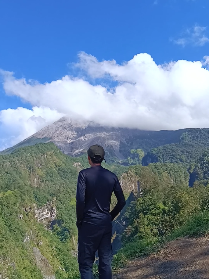 Deles indah setiap sudut memang benar benar indah