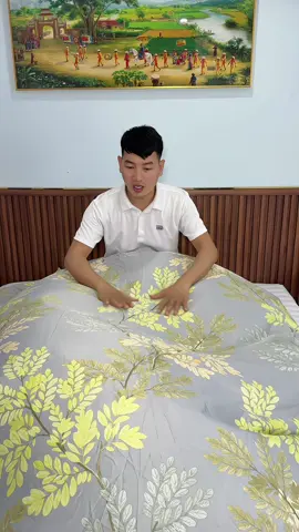 Mua được bộ ga gối lụa thái 3 món đẹp mát lắm này e ah #thưởngpewpew #gagoi#gagoilua #luathai 