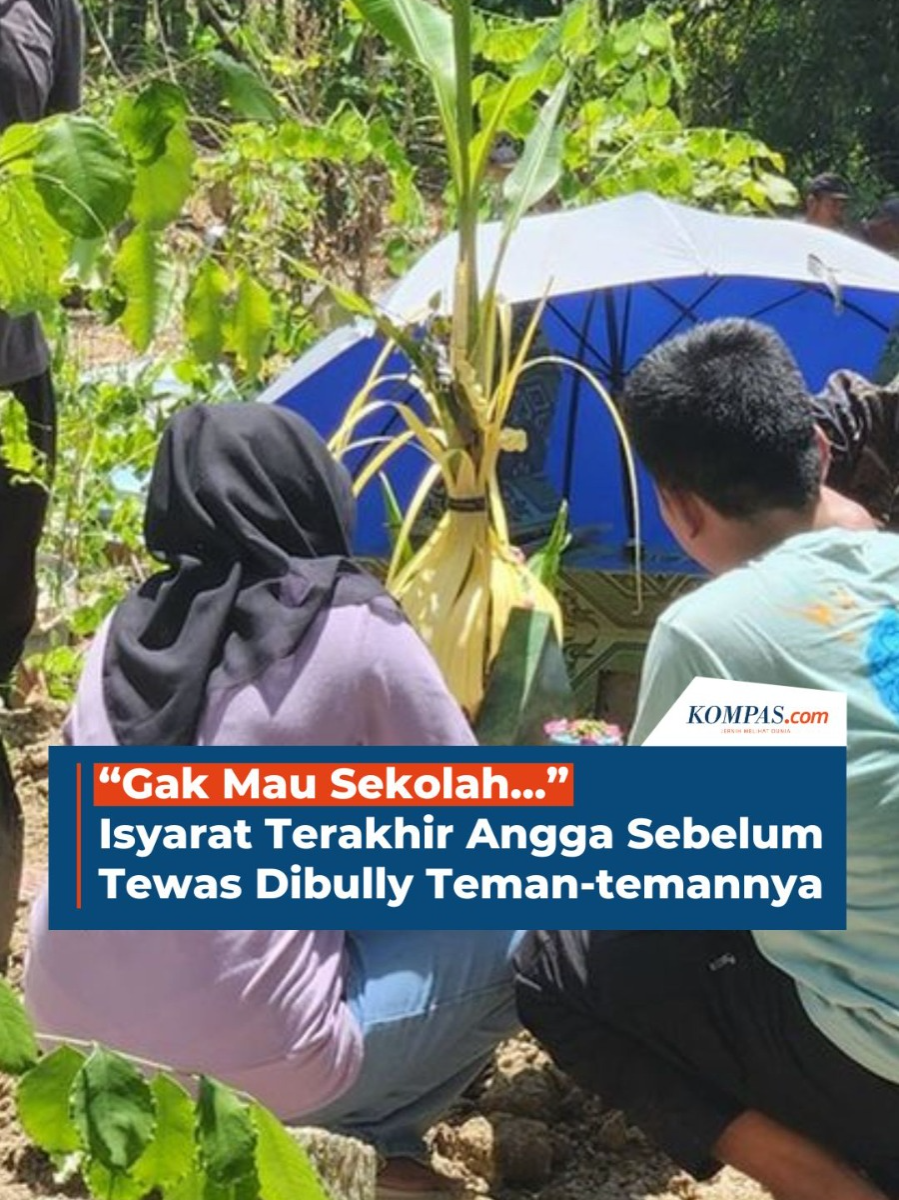 Angga Bagus Perwira (12), siswa SMP Negeri 1 Geyer, Grobogan, tewas di ruang kelasnya pada Sabtu (11/10/2025) usai diduga dibully dan dianiaya teman sekelas saat belum ada guru di kelas. Sebelumnya, korban sempat menolak berangkat sekolah karena sering menjadi korban perundungan. Kepala Sekolah, Sukatno mengatakan, kasus ini kini masih diselidiki Polres Grobogan. Penulis: Puthut Dwi Putranto Nugroho, Ferril Dennys, David Oliver Purba Kreatif: Blanka Rahel Maretha Joanne Produser: Elizabeth Ayudya Ratna Rininta ~R #Sekolah #SMP #Perundungan #Grobogan ##voice