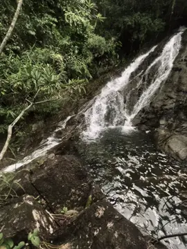 生活给我们描绘了一幅缺乏阳光的画面，我们微笑着努力克服它！ Hạnh phúc không phải là đích đến, đó là một hành trình!