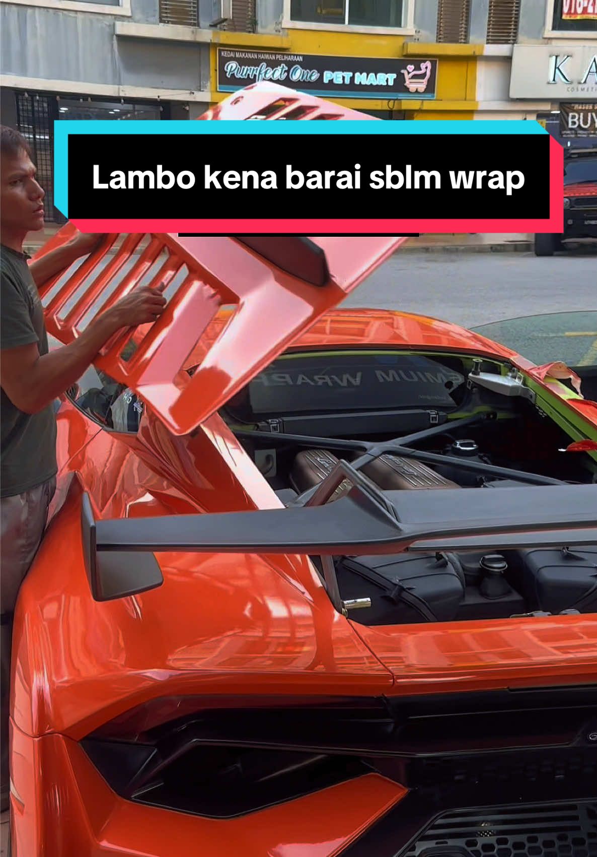 Biar english terabur janji dapat close #fizbowrappingspecialist #fizbogarage #lamborghini 