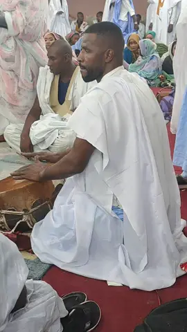الفنان وني والعازف الشيخ ولد محمود