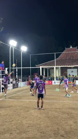 PUTRA MANJUNG VS GLADIATOR🔥@Bapak Suka Volley @𝙑𝙤𝙡𝙞𝙙𝙤𝙧𝙧🚀 @Voli bantul @Story Voli Jogja @EKSIS VOLI OFFICIAL #gumelarcup2025 #fyp #volleyball 