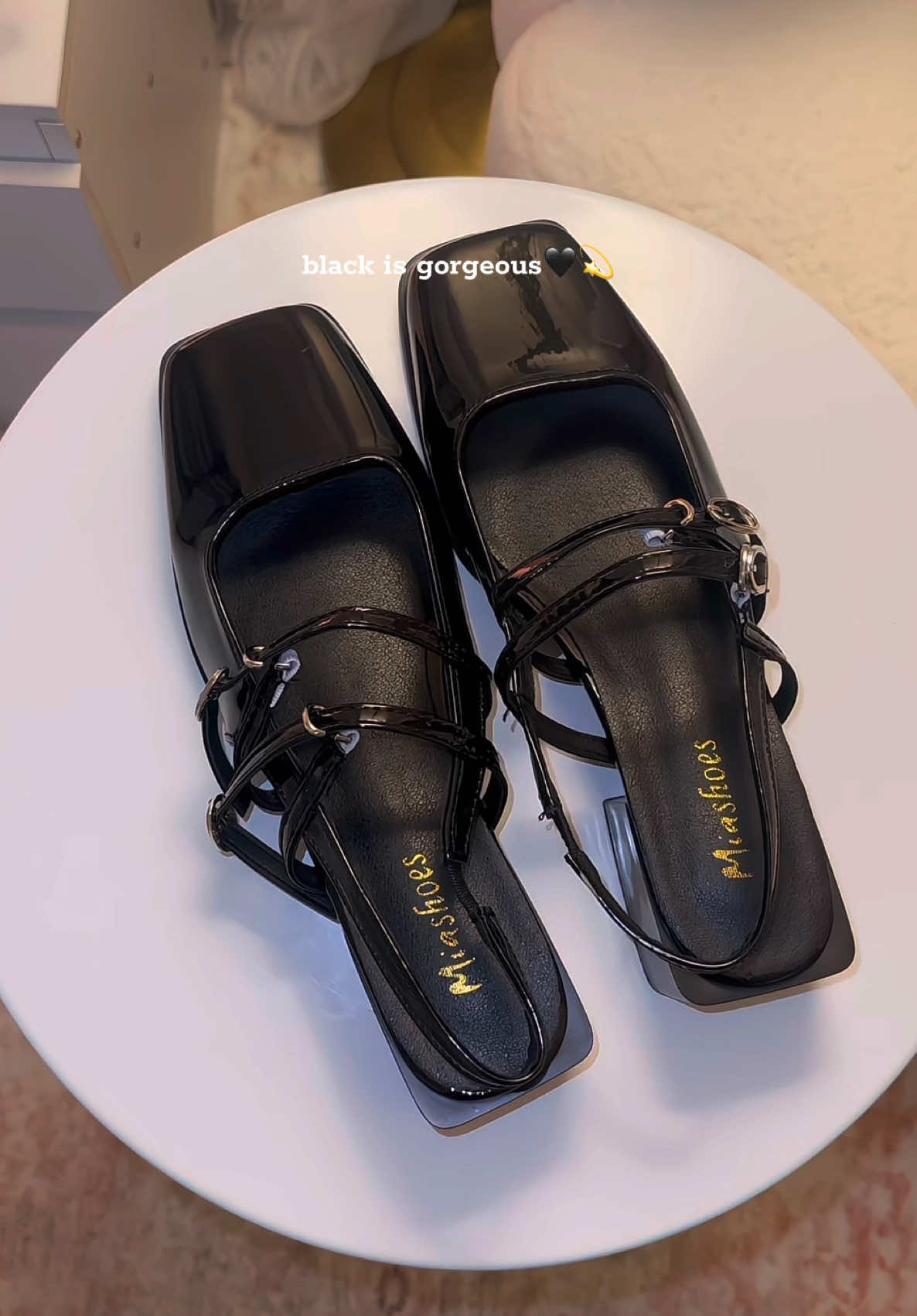 so pretty💓😩 #fyp #maryjaneshoes #sandal #heels #miashoes 