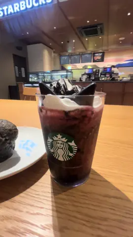 Halloween frappe #halloween #drinks #starbucks #coffeelover #coffee 