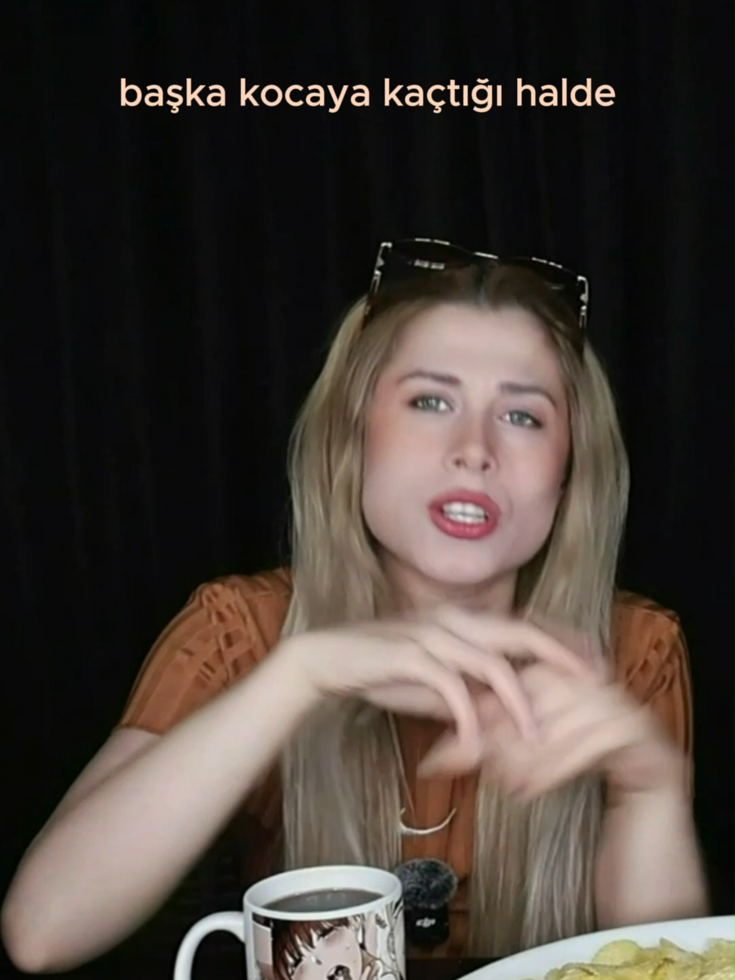 ÇOCUKLARINI BIRAKIP KOCAYA KAÇMIŞ!😱 @ceren.demii YOUTUBE: AADemiTV BÖLÜM ADI:DİNLİYORUZ VE YARGILIYORUZ: YEDİĞİNİZ DOST KAZIKLARI! (SİZDEN GELENLER) #demitv #shorts #komedi #komik #podcast