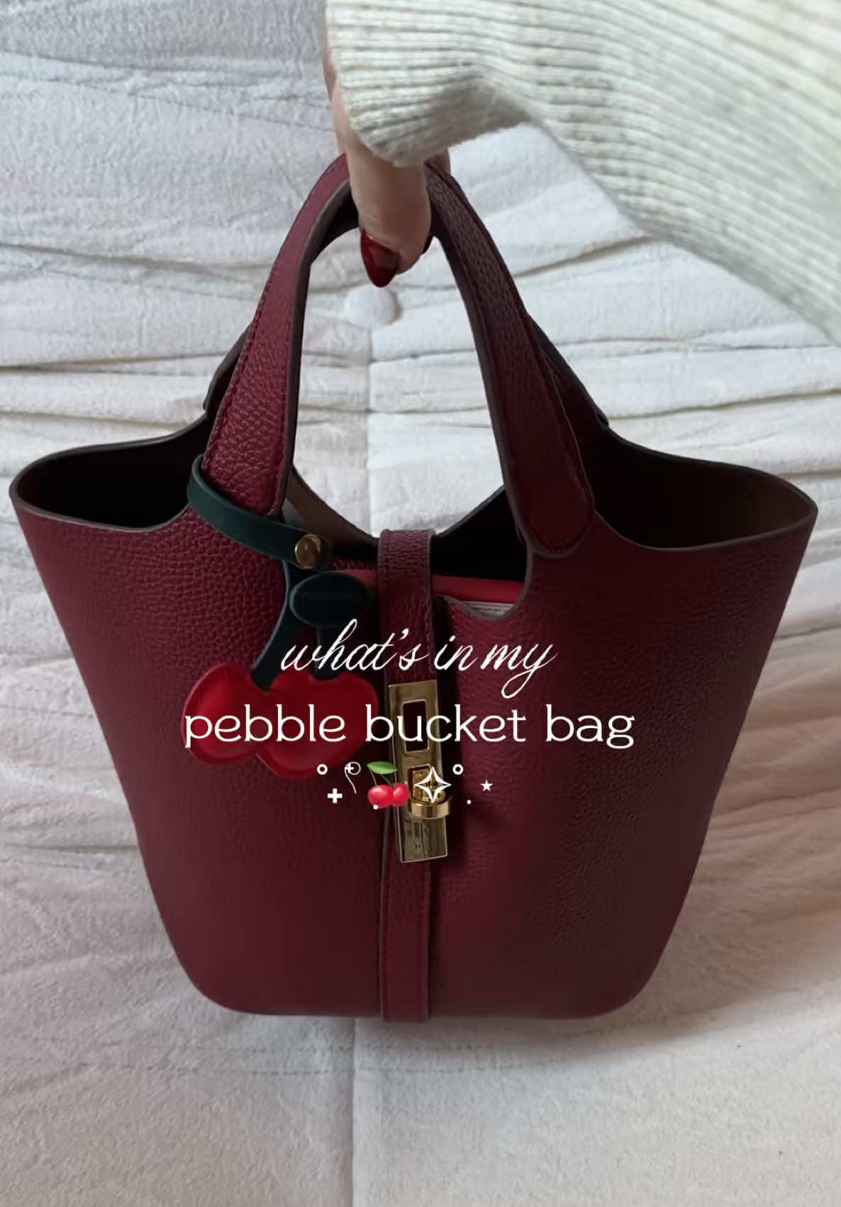 classy & spacious bucket bag from Michi! 🍷👠 #michibag #bucketbag #womensbag #pebblebucketbag #bagwithpouch 