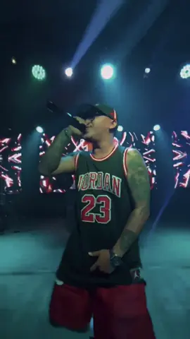 manggung jadi makin kece pakai ini celana. yakali pada gak mau CO ?