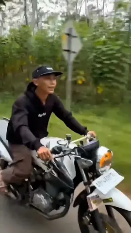 cara membedakan buah yang bisa di makan manusia .  .  .  . #lucungakak #randommemes #lucutiktok #videolucu #randomvideo  .  .  .  .  . 
