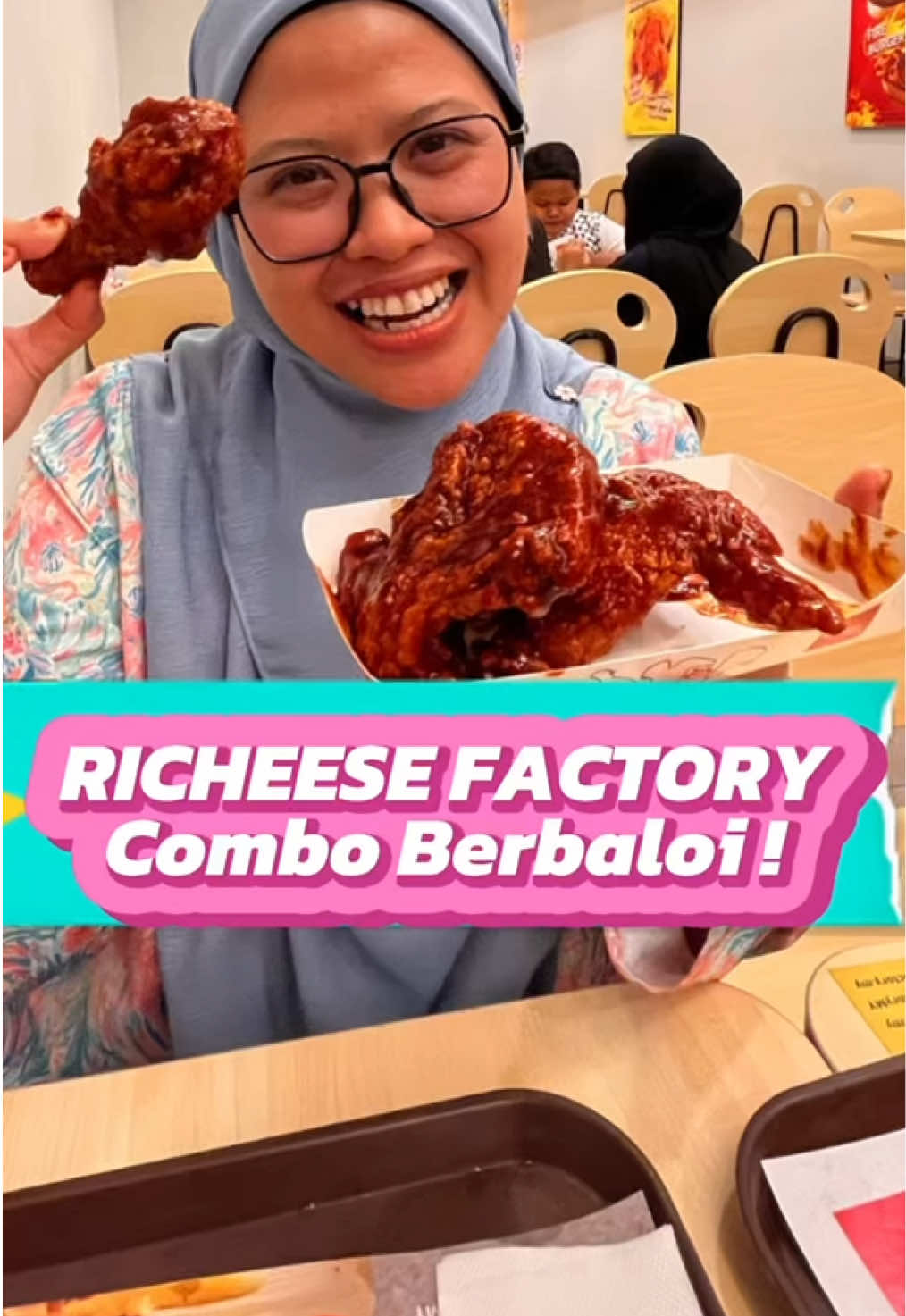 Restoren Richeese sekarang nie tengah buat kombo berbaloi yang memang berbaloi-baloi..korang boleh datang seluruh family sebab korang boleh pilih tahap kepedasan ikut citarasa masing masing..yang best nye korang akan dapat aiskrim richoco strawberi yang baru dekat Richeese..mesti korang takkan menyesal..korang pergi serbu sekarang okey☺️☺️