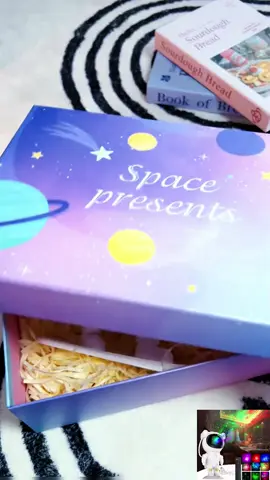 CUMA PAKE LAMPU PROYEKTOR ASTRONOT INI KAMAR KALIAN BISA JADI ESTETIK DAN BERASA DILUAR ANGKASA, HARGANYA MURAH BANGET TAPI KUALITAS GA MURAHAN, CEKOUT DI KERANJANG KUNING YA #lampuproyektorgalaxy #lampuproyektorlangit #lampuproyektor #lampuproyektoraurora #lampuproyektorviral #lampuestetik #lampuestetikmurah #lampuestetic #cekoutsekarang #foryou #fyp#lampu 