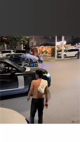 Thôi vk đón là tốt r .cửa nào cũng dc