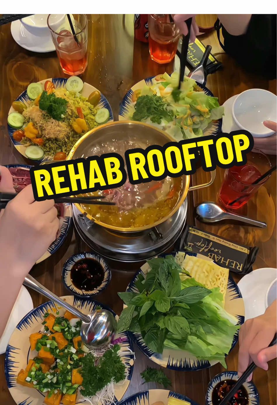 tụ điểm ăn uống giá mềm Rehab Rooftop ngắm view thành phố cực xịn tại hồ con rùa q3🌟 #rooftopsaigon #reviewanngon #foodreview #rooftopquan3 #saigondidau 
