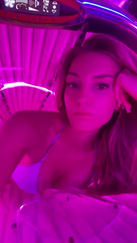anyone else just vibe in the hot girl spaceship after it’s off?