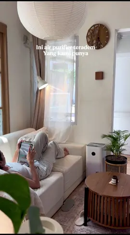 Untuk kebersihan rumah kami bisa jamin kebersihannya, kalau untuk udara ?🥹 Kami pasti minta bantu sama elektronik 1 ini, yang selalu on 24 jam yaitu air purifier.  Punya air purifier dari @Xiaomi Indonesia keputusan terbaikku untuk keluarga..  Ini MIJIA Smart Air Purifier 6🤗🤗 air purifier teradem dan tercanggih yang kami punya. Beneran gakkkk ada bising2nya 🥹 selalu on🤗 Pakai air purifier rumah terasa lebih bersih dan nyaman 🤗