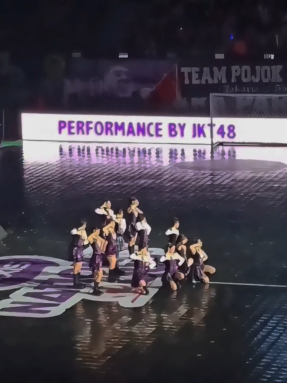 JKT48 - GO AND FIGHT sampai salah lirik karena terlalu excited aowkwkw 😅☝🏻 btw hiraukan suara ku guys😹 #axisnationcup2025 #jkt48 #istorasenayan #wota #fyp 