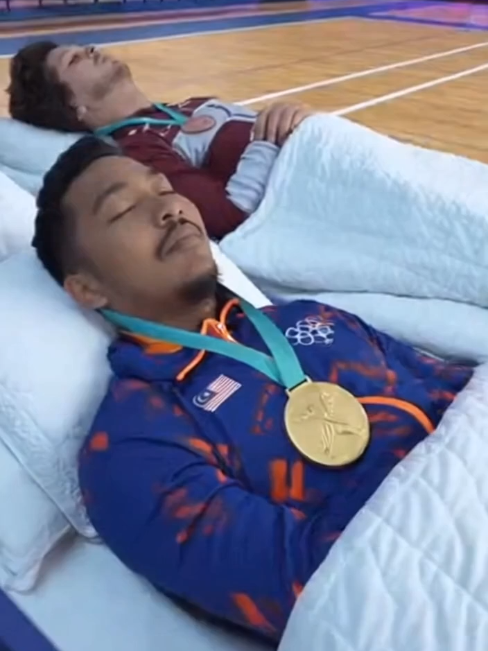 Pertandingan Tidur Olympic. Malaysia Menang Guys