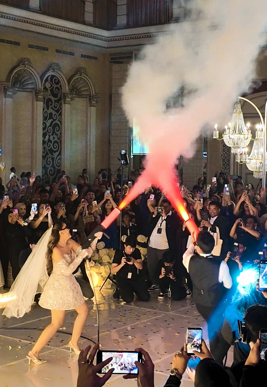 Kalau cinta udah halal, jogetnya pun full power 😭💍