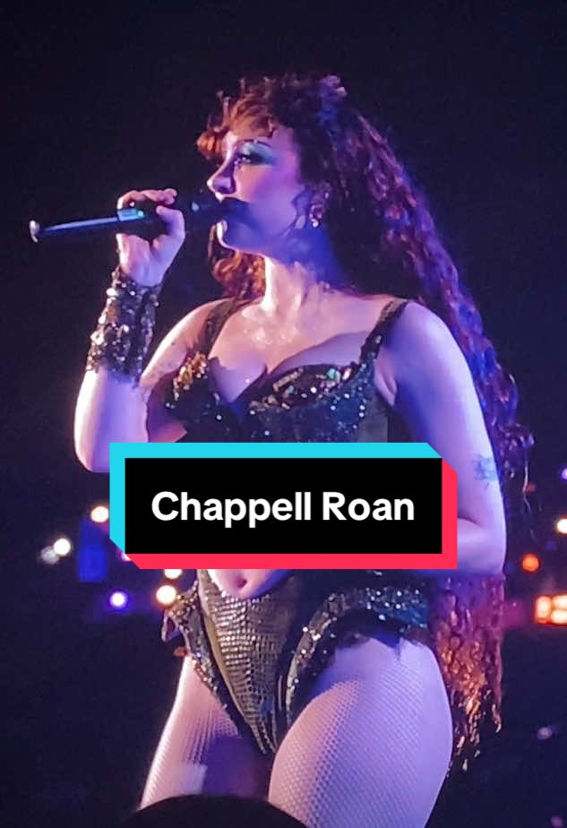 Chappell Roan — Love Me Anyway 💖 Pasadena night 1, 10.10.25  #chappellroan #LA #shows #pinkponyclub 