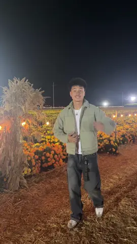 DONT LEAVE ME BEHIND 😫 #giveon #pumpkinpatch 