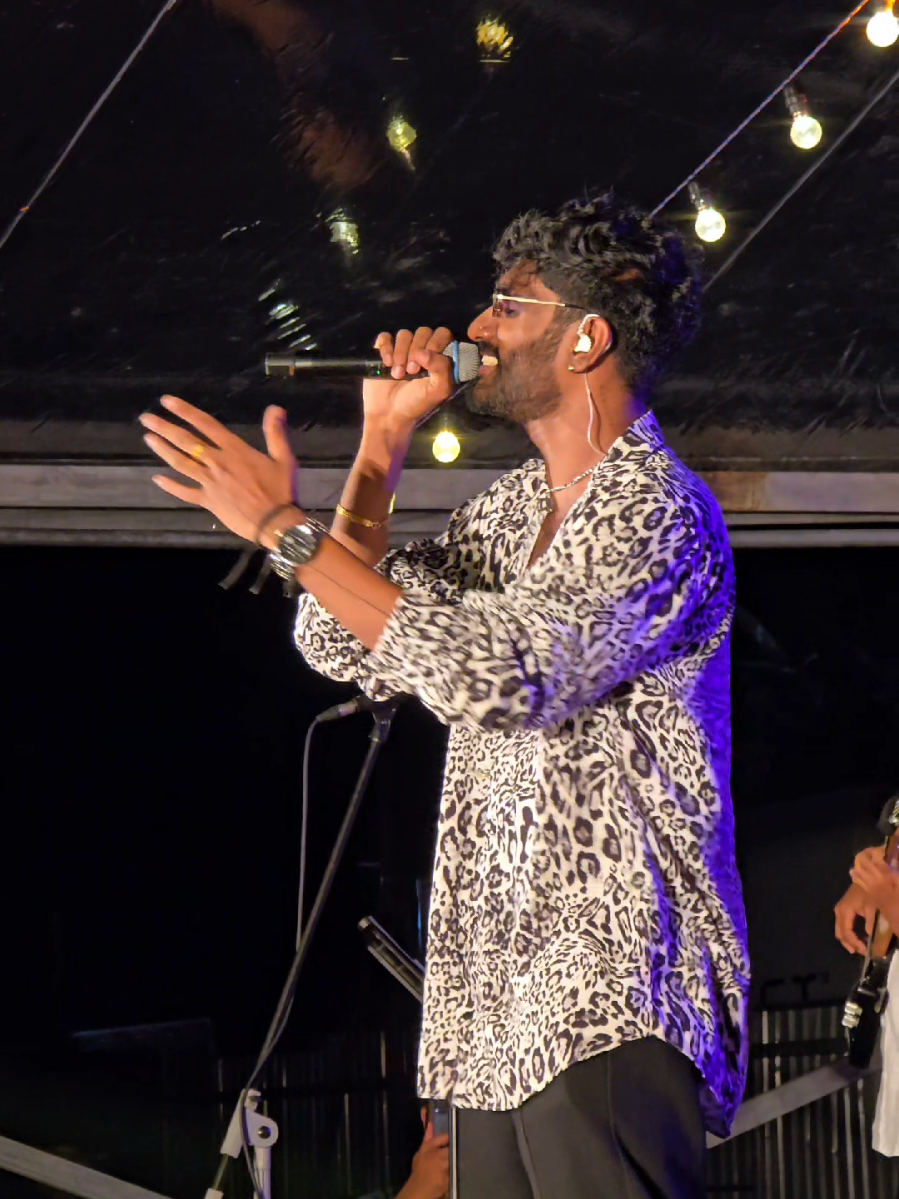 දේවදූතියක් - Mihiran ❤️✨️ පැතුමන් Live in concert  @UPTOWN MUSIC  #dewaduthiyak #mihiran #uptown #livemusic #srilanka 