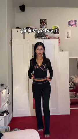 I am 5’4, 125 pounds, and got a size small! @I.AM.GIA 