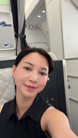 Na đang đi Pháp nè. #hannaholala