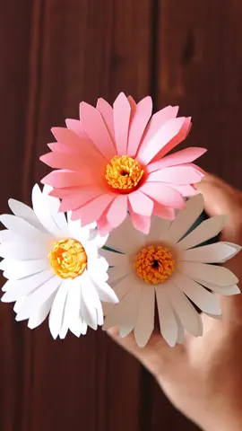 How to make Paper Daisy Flower. Very easy and simple to follow method. #paperflower #daisyflower #diyflowers #fyp #crafttok 