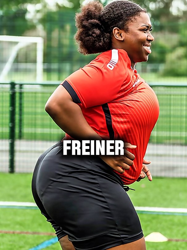 Partie 25 Tyra brise les clichés ! 💥 À 120 kilos, elle prouve que la passion n’a pas de poids. Sur TikTok, elle joue au foot mieux que beaucoup, entre puissance, grâce et détermination ⚽🔥. Une vraie leçon de courage qui inspire des milliers de personnes chaque jour. Si toi aussi tu crois en tes rêves, cette vidéo est pour toi 🙌💪. #TyraLaLégende #InspirationTikTok #FillesFortes #FootballFéminin #Motivation2025 