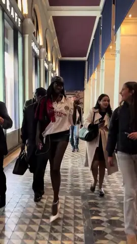 ANOK yai dạo phố #xuhuong #fashion #model 